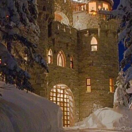 Schweitzer Castle Villa Сандпойнт Екстериор снимка