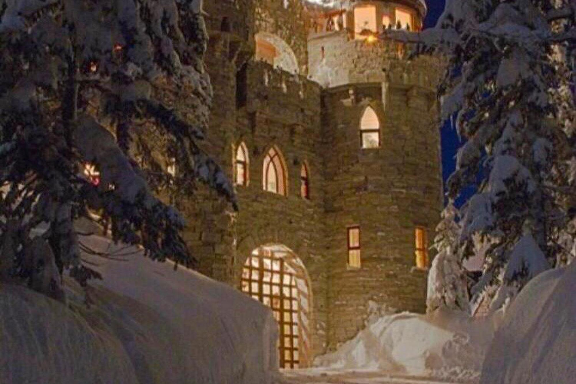 Schweitzer Castle Villa Сандпойнт Екстериор снимка