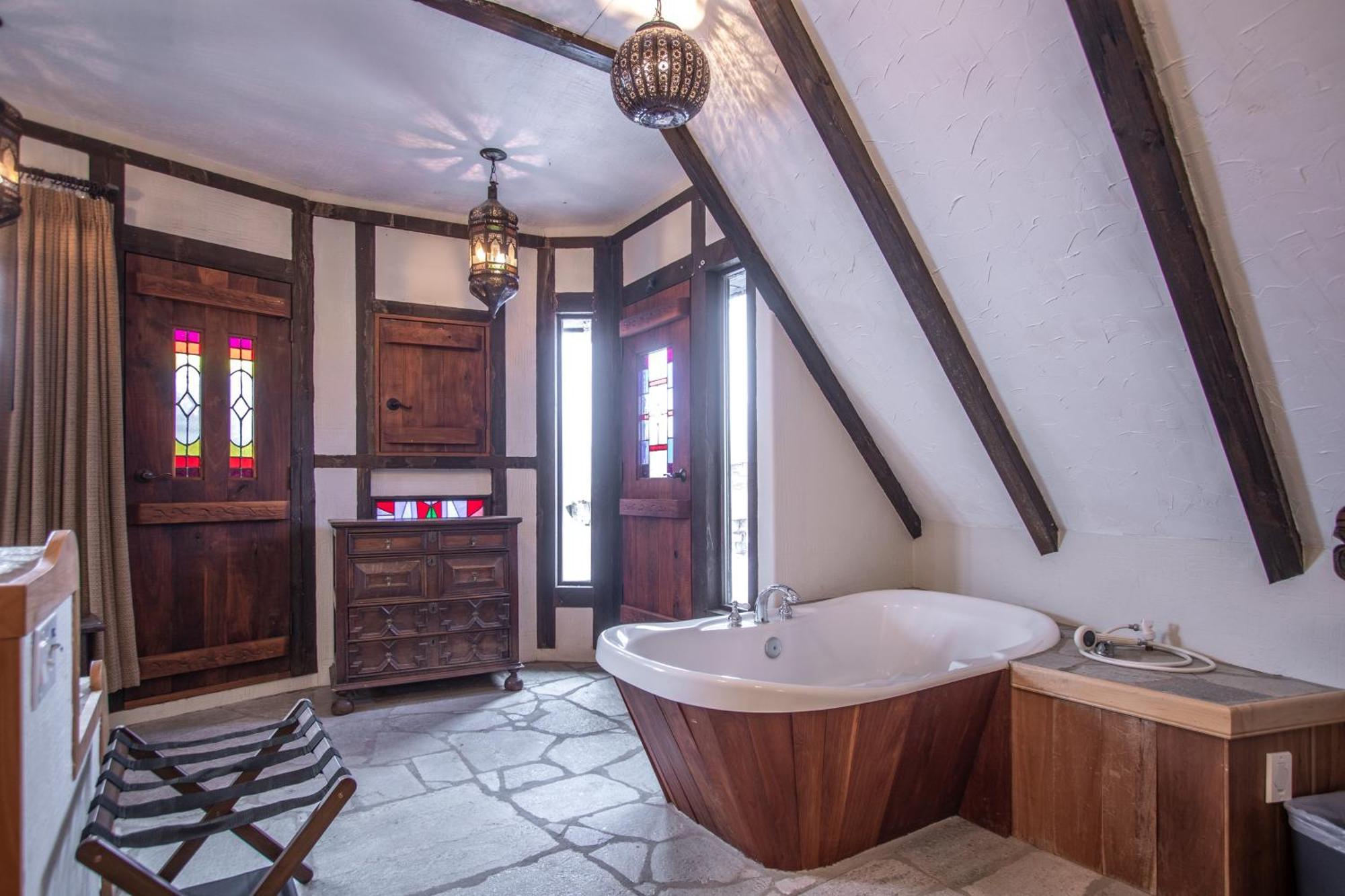 Schweitzer Castle Villa Сандпойнт Екстериор снимка