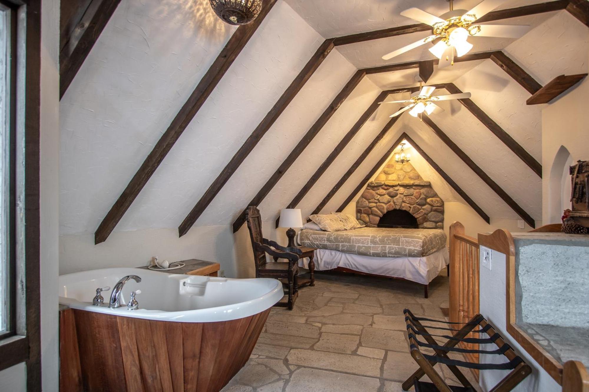 Schweitzer Castle Villa Сандпойнт Екстериор снимка