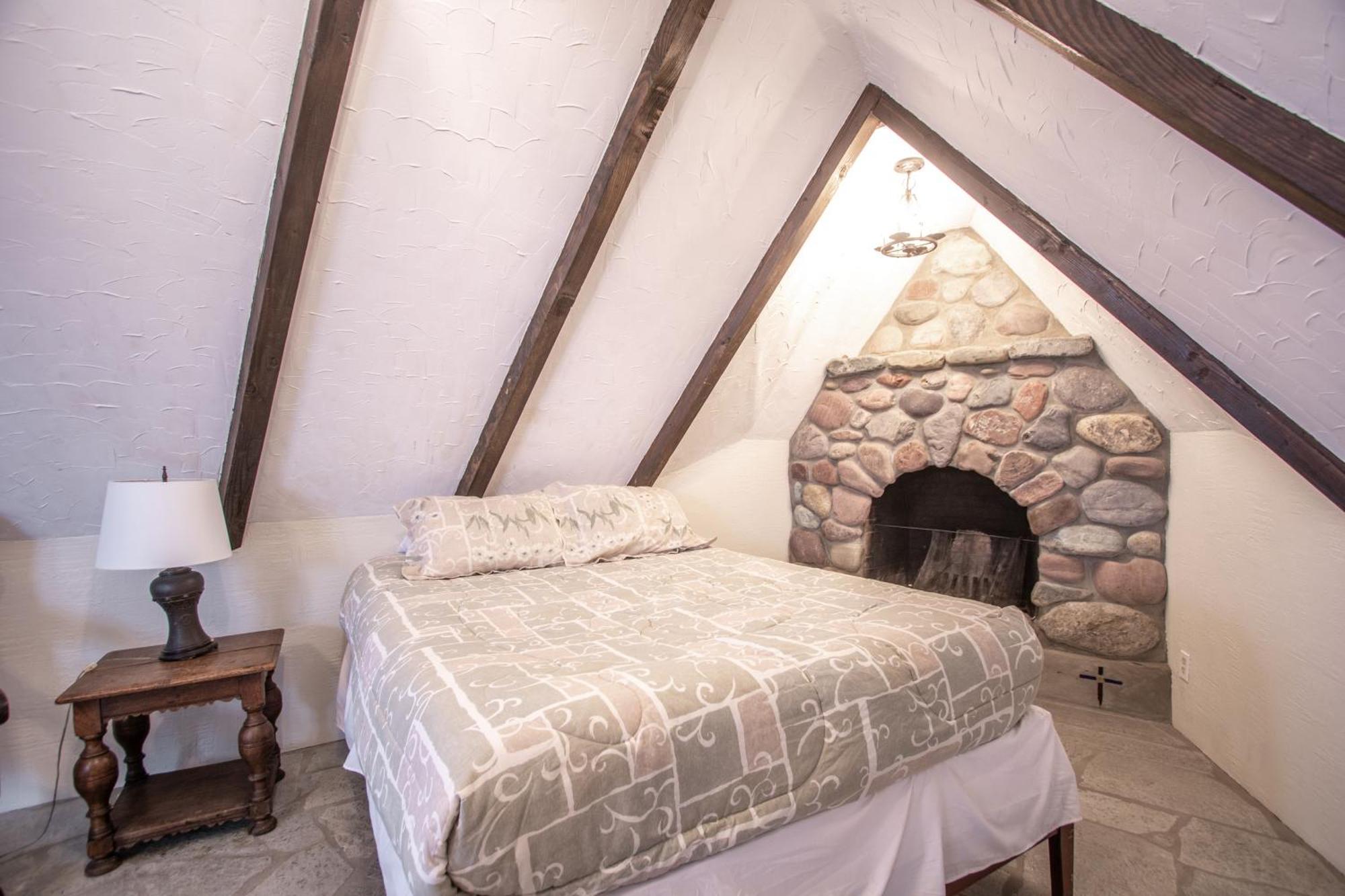 Schweitzer Castle Villa Сандпойнт Екстериор снимка